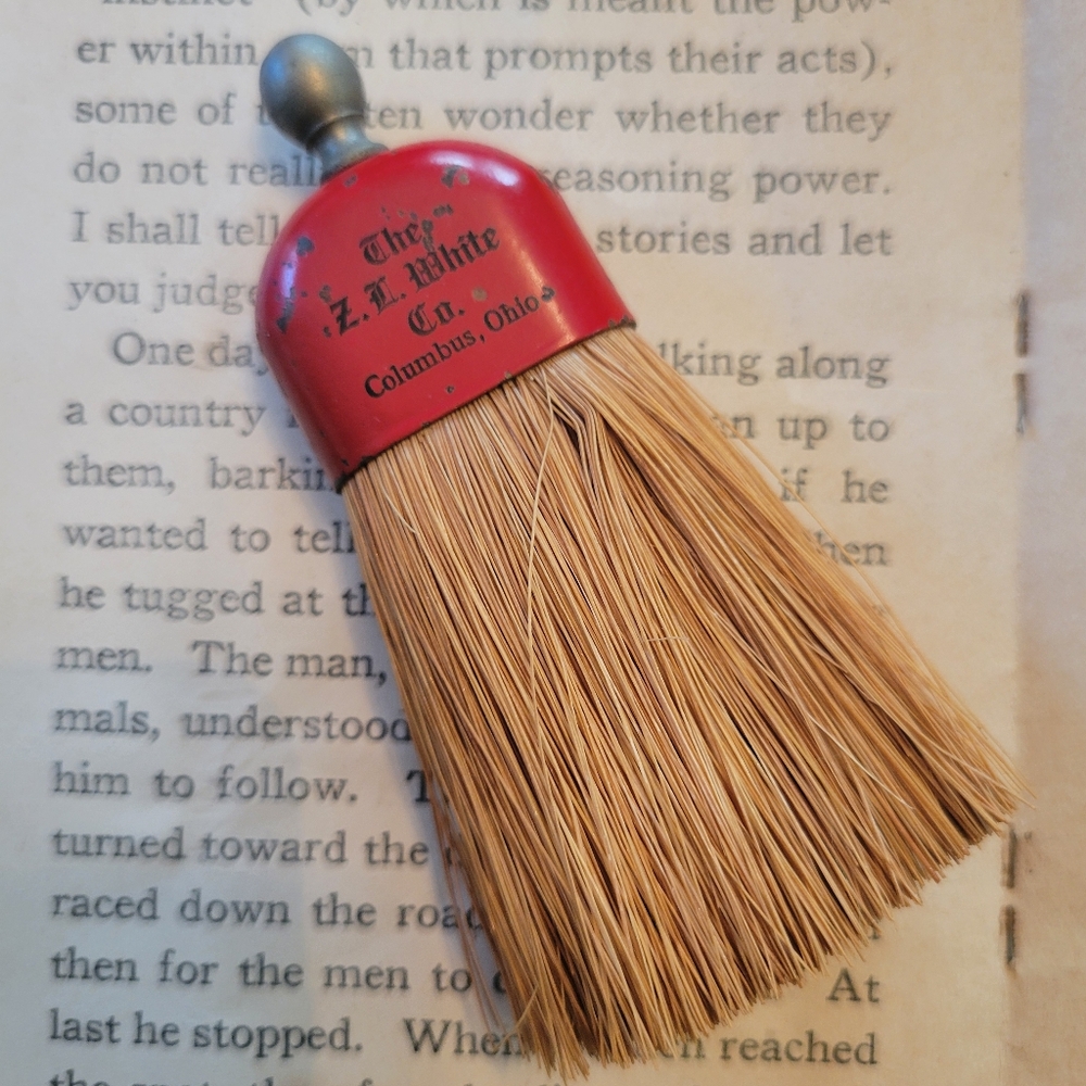 Vintage Mini Whisk Broom ~ Z.L. White Co. Columbus, OH ~ Antique? ~ Neat Item! - Picture 3 of 15